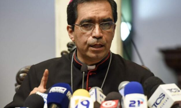 Investigan archivos católicos para esclarecer masacre en El Salvador