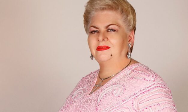 Paquita la del Barrio, buscará diputación por el distrito de Misantla