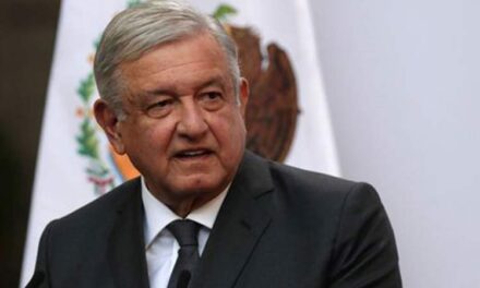 López Obrador se encuentra bien y dirigiendo a México