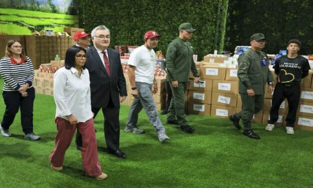 Venezuela recibe 35 toneladas de ayuda humanitaria de Rusia tras doble sismo